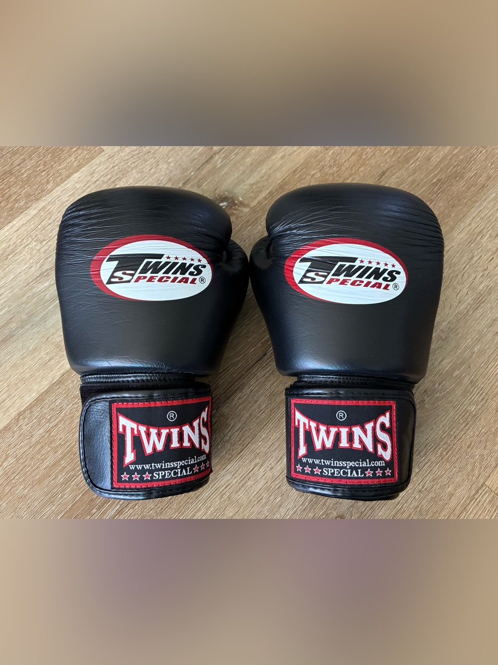 Twins Special BGVL3 Black Leather Boxing Gloves 12 Oz Excellent Condition
